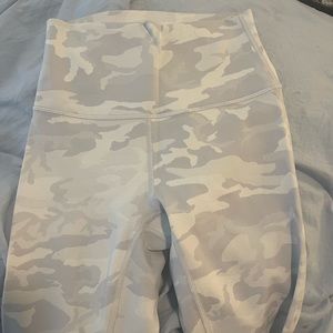White camo wunder under size 4 NWOT